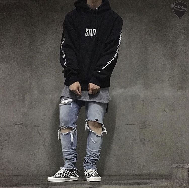cs-d5yxukaaupi2